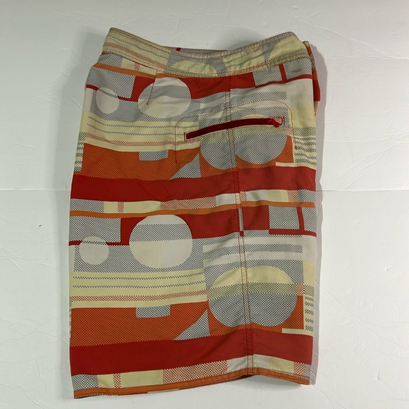 Patagonia Board Shorts Men’s 32 Orange Yellow Cream Zippered Pockets Logo - Picture 1 of 11